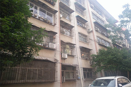 鑫源小区3室2厅1卫120m2简单装修